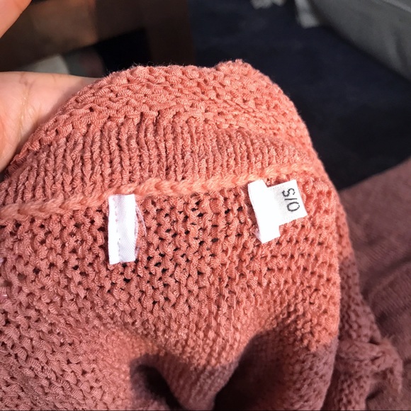 🆕 ROSE KNIT CAPRI SLEEVE OPEN SHOULDER ROMPER! - Picture 8 of 10